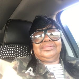 Meet your Posher, Rose